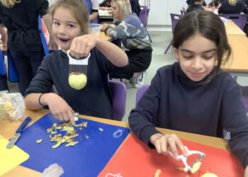 Yr4 Crumble Making